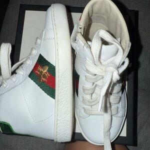 Gucci Kids White Sneakers with Green and Red Accents
